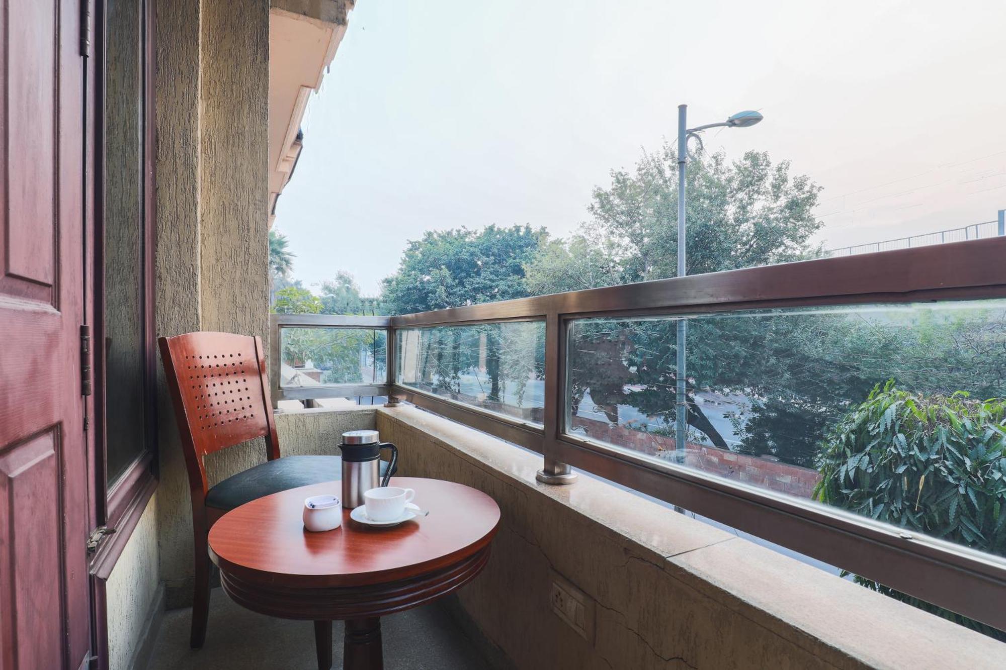 Cosy Grand, Chanakyapuri By The Cosy Hotels New Delhi Exterior photo