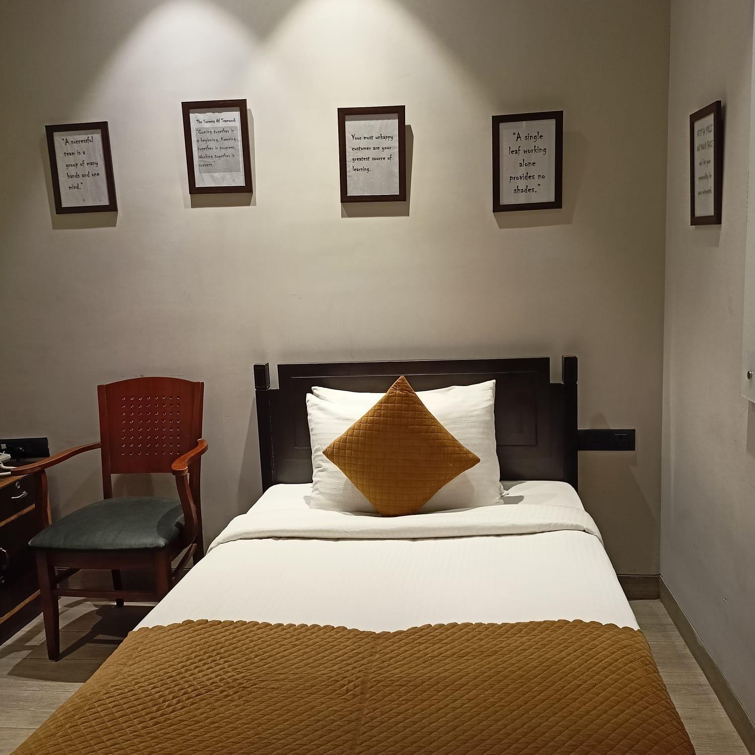 Cosy Grand, Chanakyapuri By The Cosy Hotels New Delhi Exterior photo