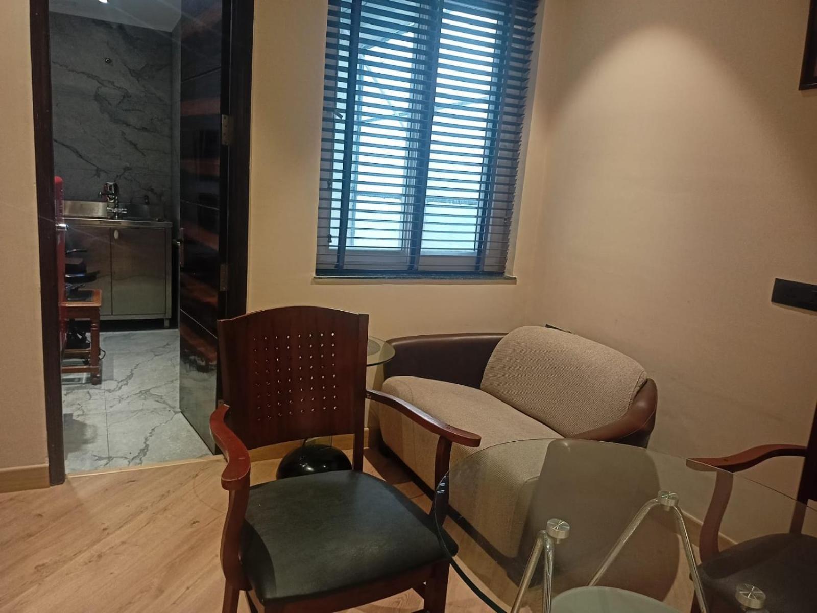 Cosy Grand, Chanakyapuri By The Cosy Hotels New Delhi Exterior photo